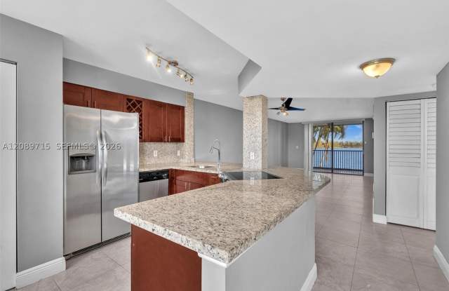 118 Lake Emerald Dr Gallery 3
