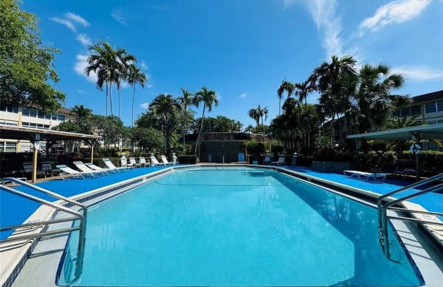5131 W Oakland Park Blvd photos photos