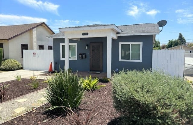 946 Alpha Street - 946 Alpha Street, Inglewood, CA 90302