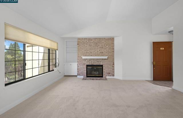 5012 Lakeview Dr. #201 Gallery 3
