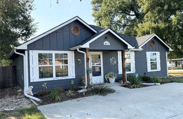 617 N Jordan Street Gallery 1