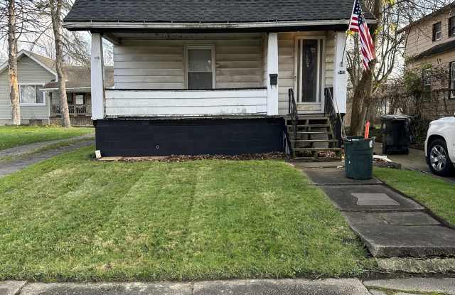 949 East Ave Se - 949 East Avenue Southeast, Warren, OH 44484