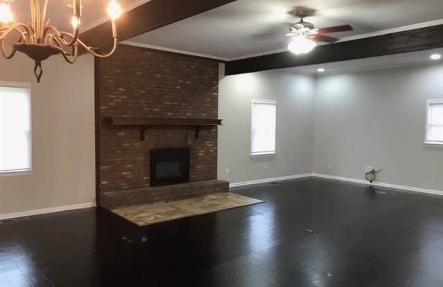 1610 ROSE GARDEN Lane Gallery 4