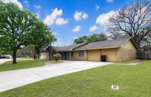 3018 Creasey Dr photos photos