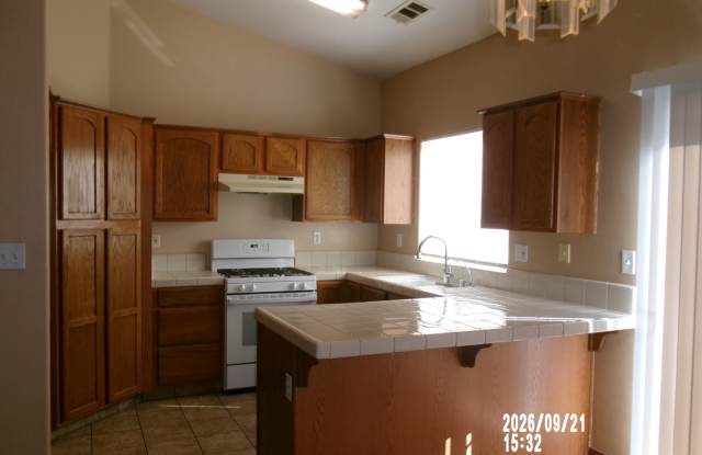 SILVERCREEK---NEAR HOA POOL! Gallery 4
