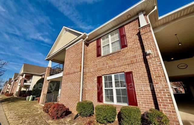 1800 Balmoral Drive photos photos