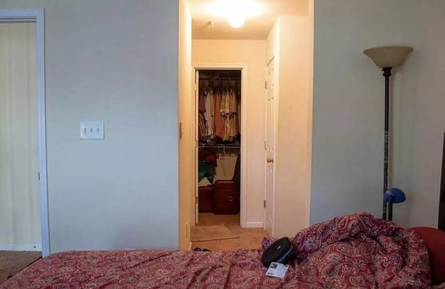Room in 3 Bedroom Home at Plaza Walk Dr Gallery 3