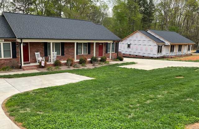 Duplex with 2 Bedrooms, 2 Baths on Janice Road, Lincolnton NC photos photos