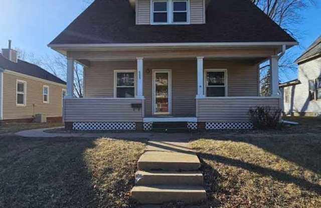 Beautiful 5 Bedroom 2.5 Bath Home photos photos