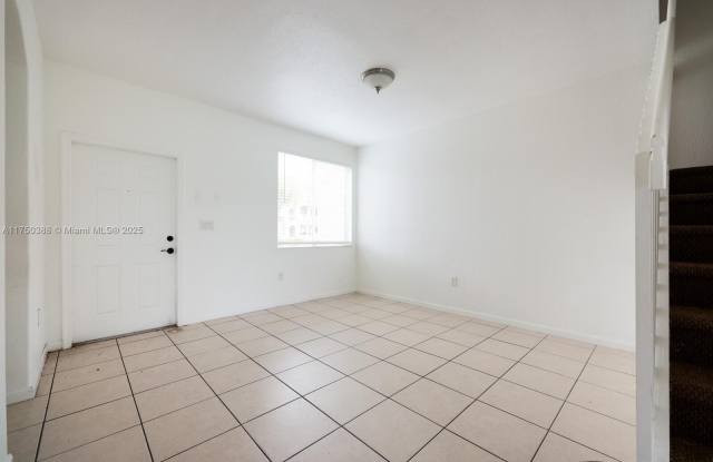 2818 SE 16th Ave photos photos