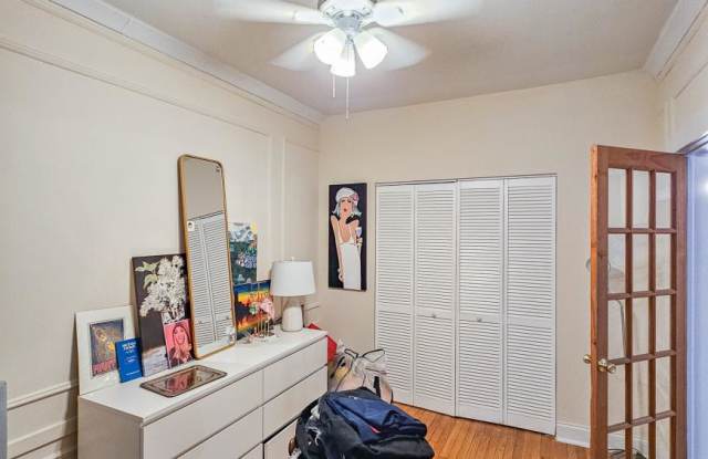 1047 West North Shore Gallery 4