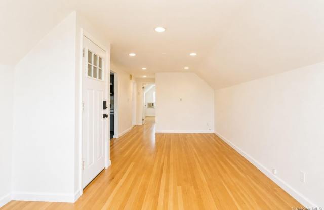 545 E Park Avenue Gallery 3