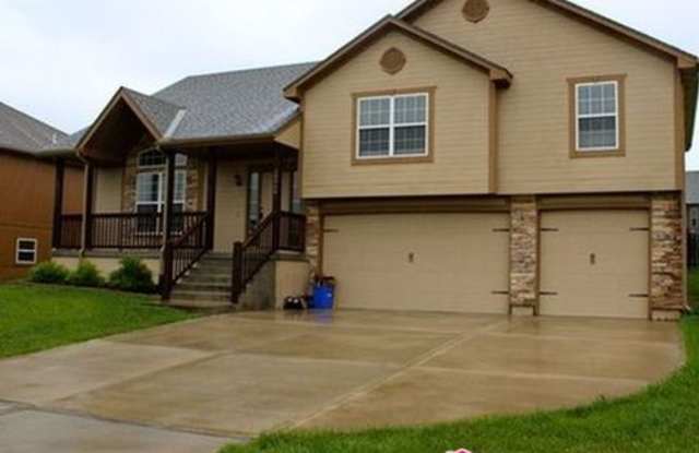 10954 North Oxford Avenue - 10954 North Oxford Avenue, Kansas City, MO 64157