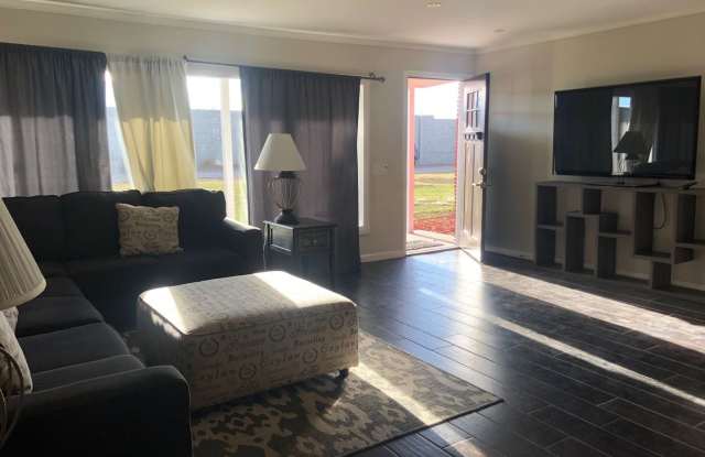2500 South Valley Highway Gallery 4