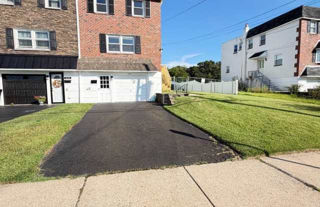 1612 TREMONT Avenue Gallery 3