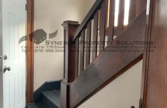 Rental Available with Beautiful Woodwork - 100 Glenwood Heights, Mansfield, OH 44903 Rental Available with Beautiful Woodwork - 100 Glenwood Heights, Mansfield, OH 44903