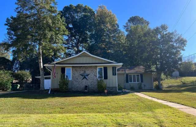 4 Bedroom, 2 Bath Opelika Rental photos photos