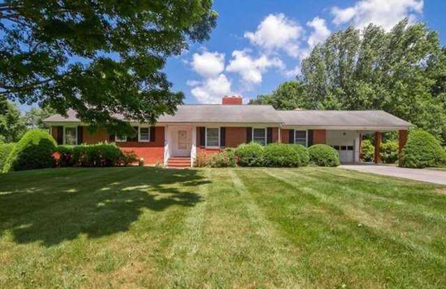 Blacksburg, 3 BR / 2 BA Available NOW Gallery 1