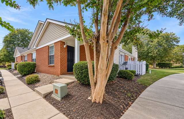 2 bed condo close to Williamsburg Gallery 1