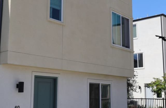 4 bedrooms 3.5 baths townhome in South San Diego photos photos