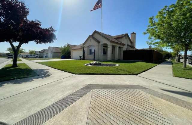 3 BR 2 BA available November 15th - 1595 Homestead Way, Lemoore, CA 93245