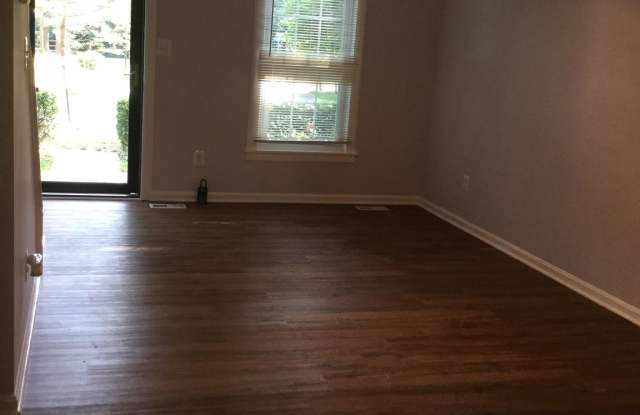 20550 STRATH HAVEN DRIVE Gallery 3