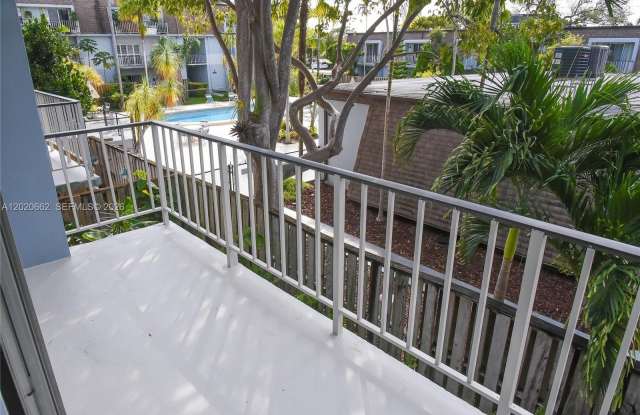 9611 SW 77th Ave photos photos