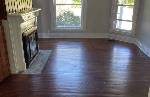 807-809 West Water Street - A photos photos