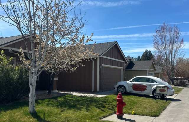 Cozy 3 Bedroom Home in SW Bend! photos photos