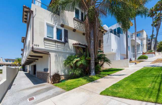 LUXURIOUS-CONTEMPORARY TOWNHOUSE W/ AMAZING PANORAMIC OCEAN VIEWS, HIGH-END AMENITIES  2-CAR GARAGE CLOSE TO SHOPPING  6 BLOCKS TO BEACH. ZONED FOR TOP SCHOOL DISTRICT (Pre K – 12) photos photos