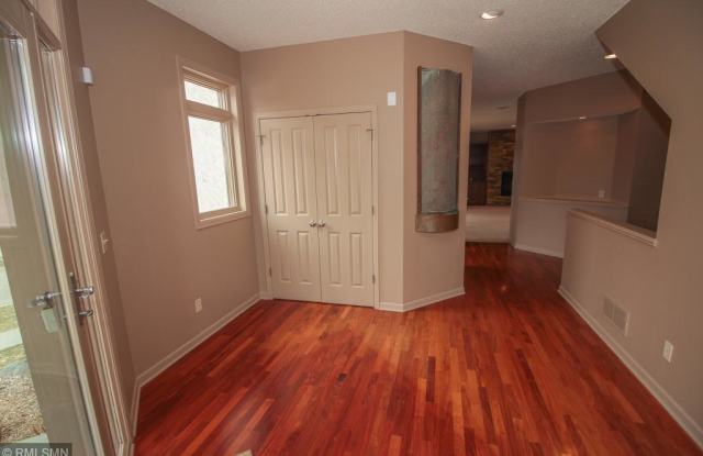 5045 Terraceview Lane N Gallery 3
