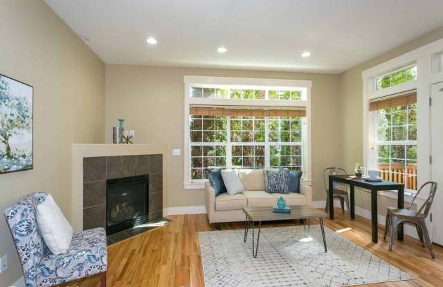 2154 NE Multnomah St. Gallery 3