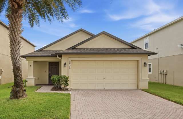 Beautiful 3 bedroom/2bath/2 car garage with oversized backyard on a beautiful pond with lots of community amenities! Gallery 1