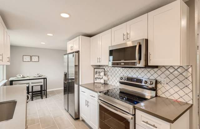 Charming 3BR Townhome in Englewood photos photos