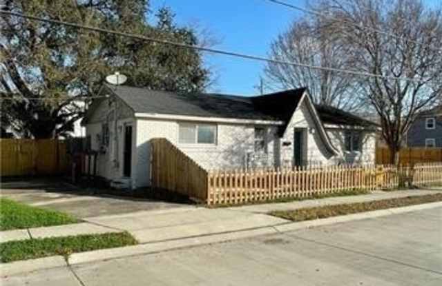 1535 HARRISON Avenue Gallery 3