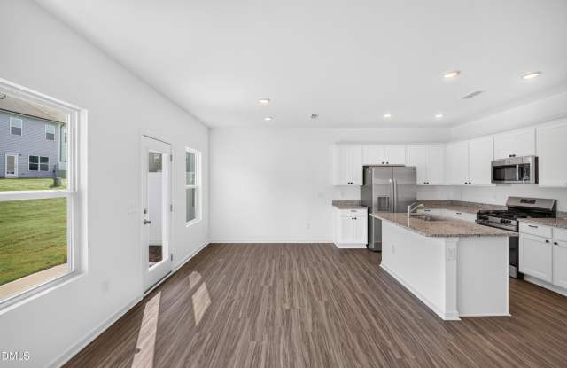 200 Flagstone Way Gallery 4