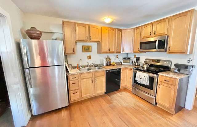 3 Bedroom Home in Waterbury VT Available 10/1! Gallery 3