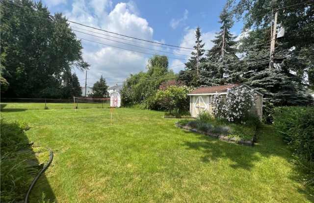 64 Ayrault Drive Gallery 3