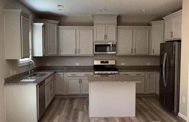 Room in 5 Bedroom Home at Tawny View Ln Gallery 3