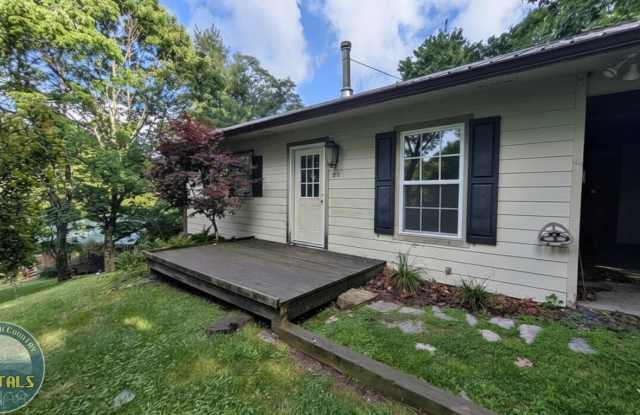 2 Bedroom Home in Boone Gallery 1