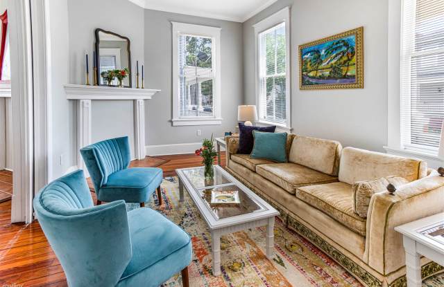 110 W 34th St - 110 West 34th Street, Savannah, GA 31401