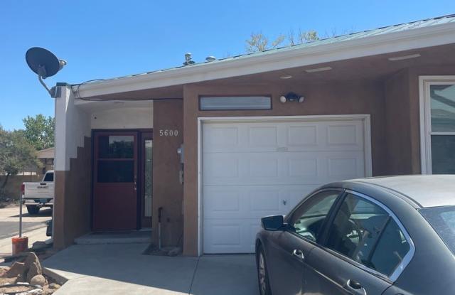 Very nice 2 Br house with 1 car garage photos photos