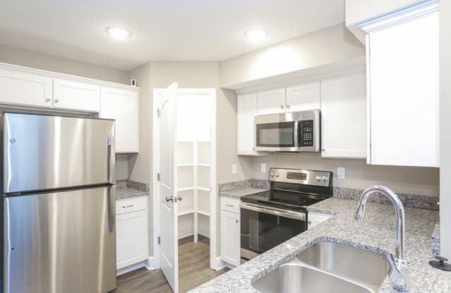 920 Se Tequesta Lane - 920 SE Tequesta Ln, Blue Springs, MO 64014