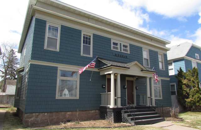 1611 1/2 Hammond Ave photos photos