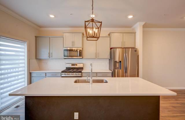 5059 SILVER OAK Drive Gallery 3