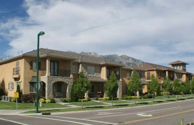 Beautiful Townhouse w attached 2 car garage in Orem photos photos