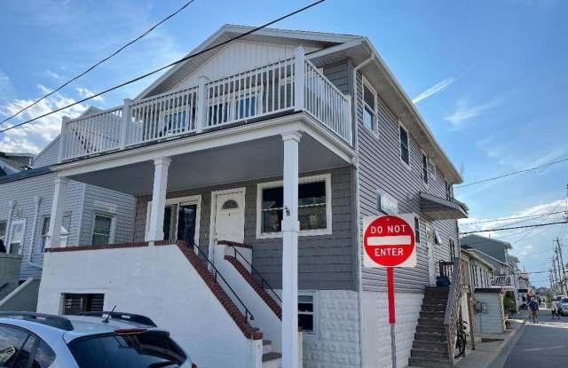 21 Maryland Avenue Gallery 2
