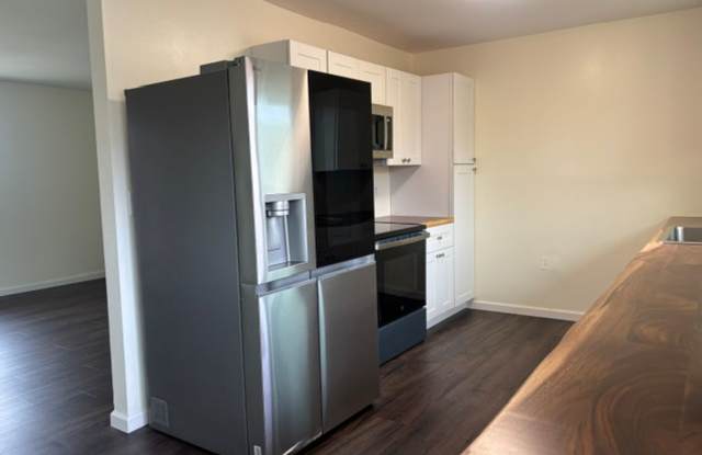 3 Bedroom / 2 Bath Pet Friendly Home In Hilo! Gallery 4