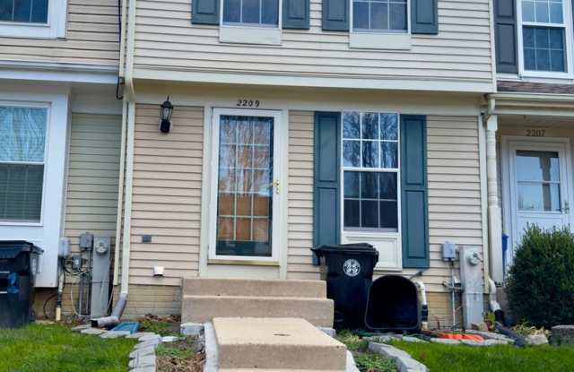 Charming 2 Bedroom/2 Bathroom Townhome in Windsor Mill, MD! - 2209 Riding Crop Way, Woodlawn, MD 21244