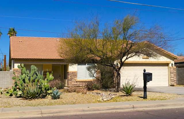 Spacious 3BR Phx Home for Rent! photos photos